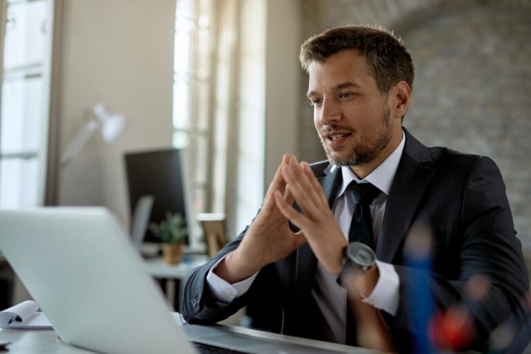 Virtual CFO consulting with client on financial planning and business growth strategy in Hollywood, FL
